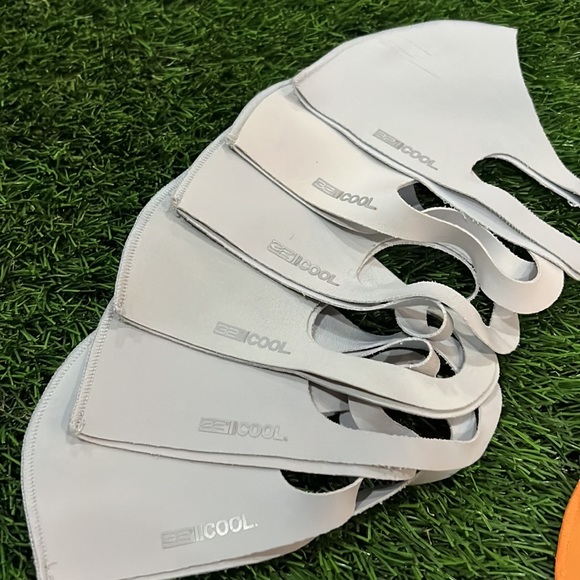 Large Lot of 32 Degree Cool youth FaceMasks - 21 Masks - Picture 4 of 6